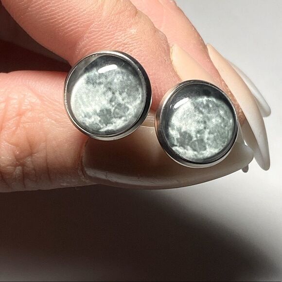 12MM, Glow In The Dark, Moon Stud Earrings - Picture 4 of 7